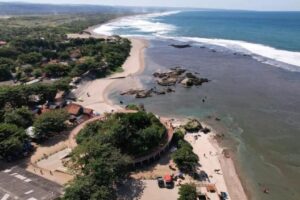 Pantai Sayang Heulang