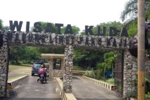 Wisata Kuda Pakuhaji Bandung